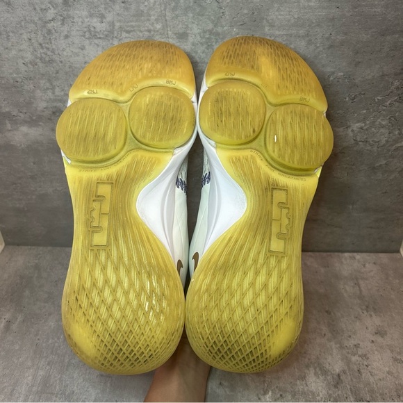 Nike Lebron Witness 5 Basketball Shoes CQ9380-102 Mens sz 11.5 - white/purple - Picture 5 of 7